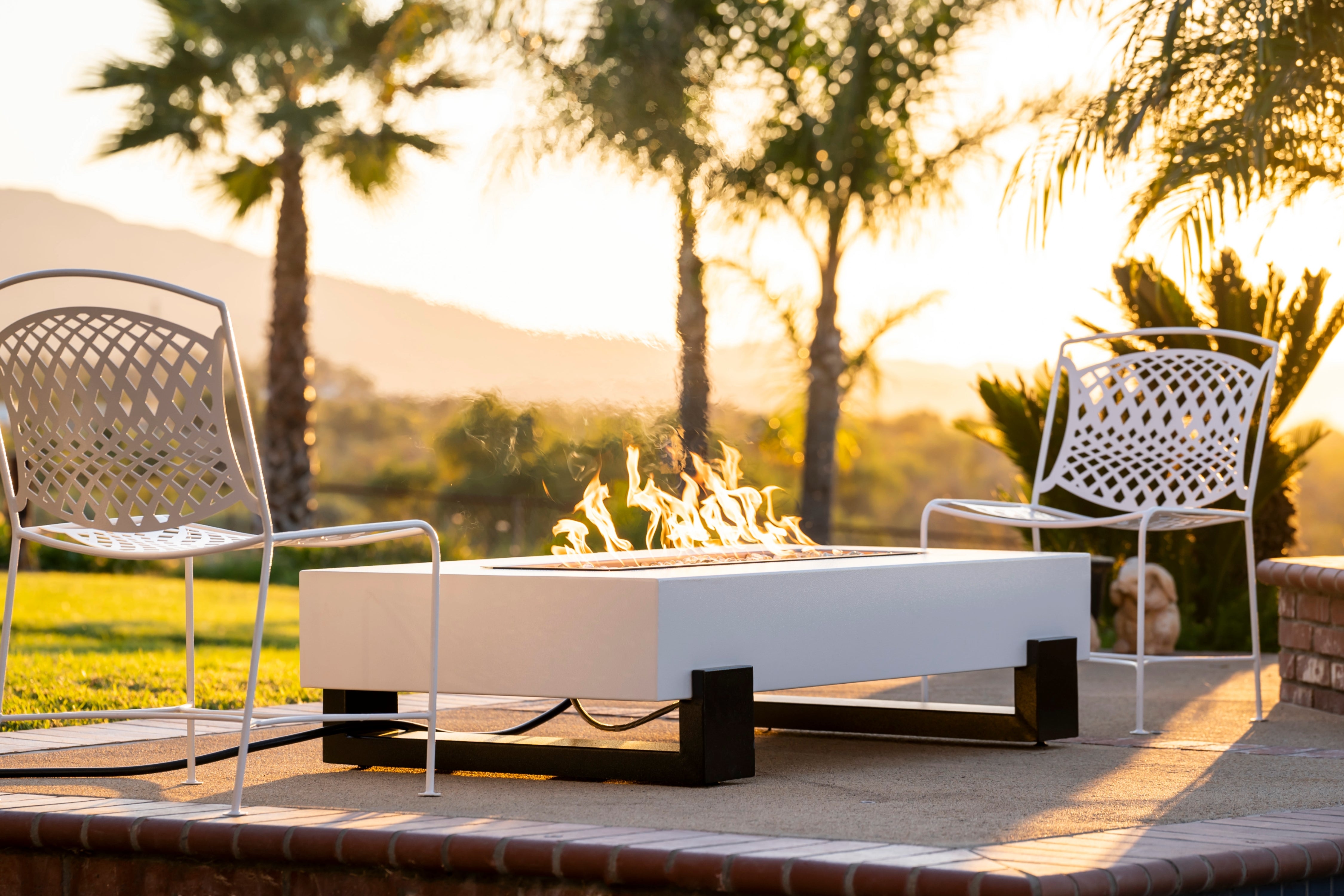 Baja Fire Pit – Black & White Collection