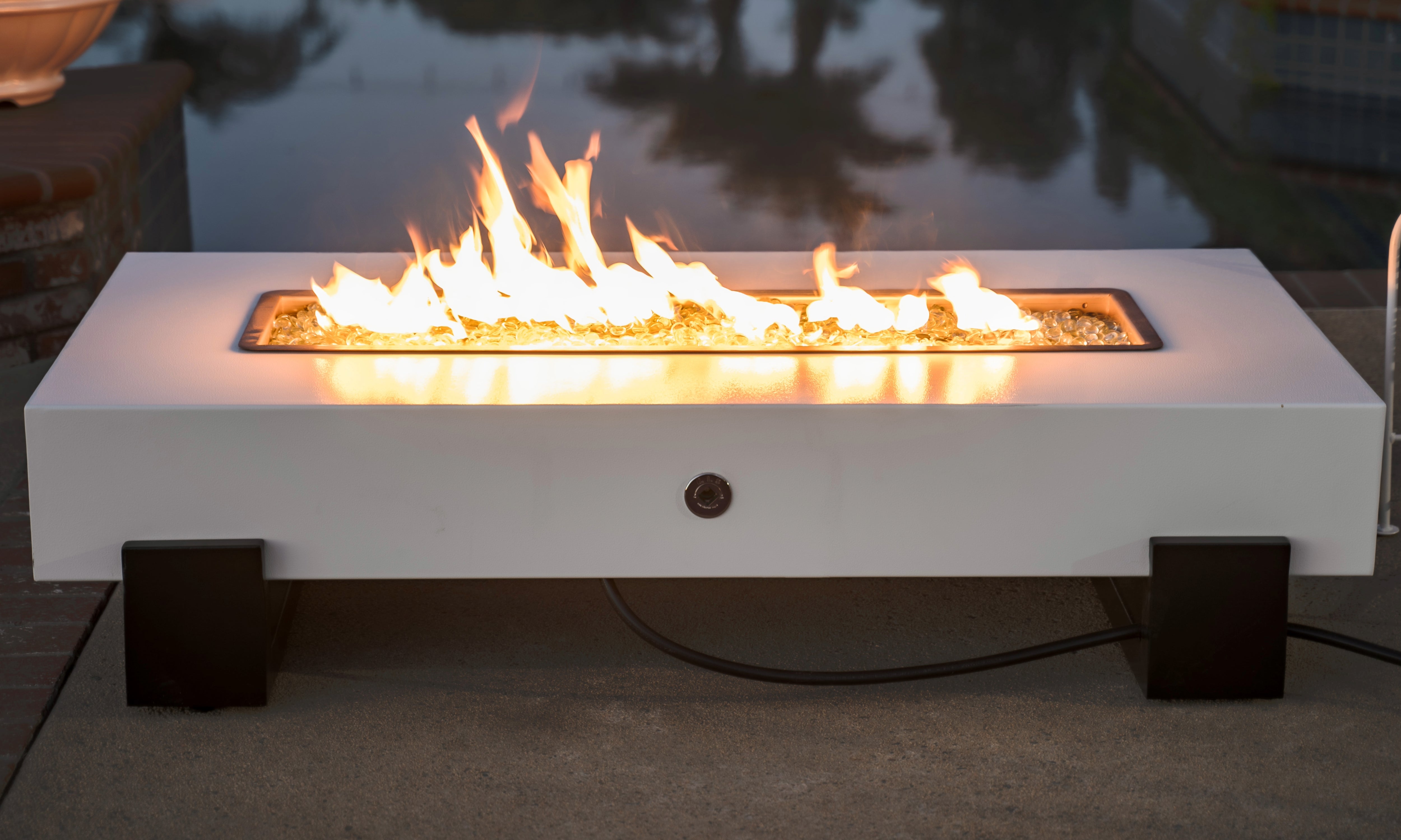 Baja Fire Pit – Black & White Collection