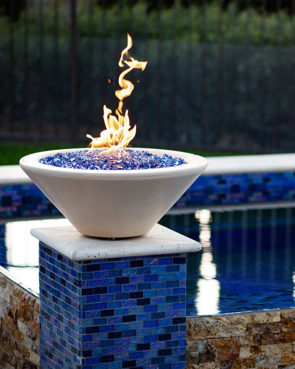 Cazo Fire Bowl – Round GFRC Outdoor Gas Fire Pit
